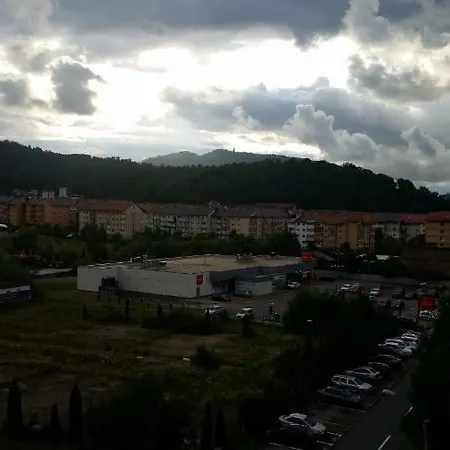 Nico's Apartament Апартаменти *