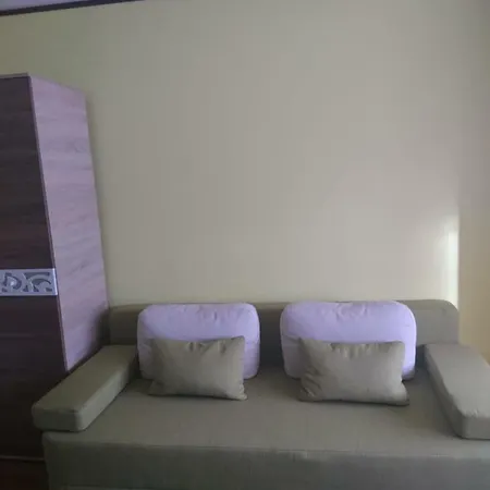 Nico's Apartament Брашов